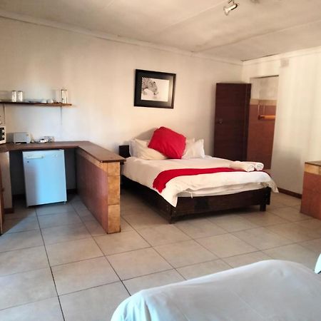 Boskoppie Lion & Tiger Reserve Kroonstad Eksteriør billede